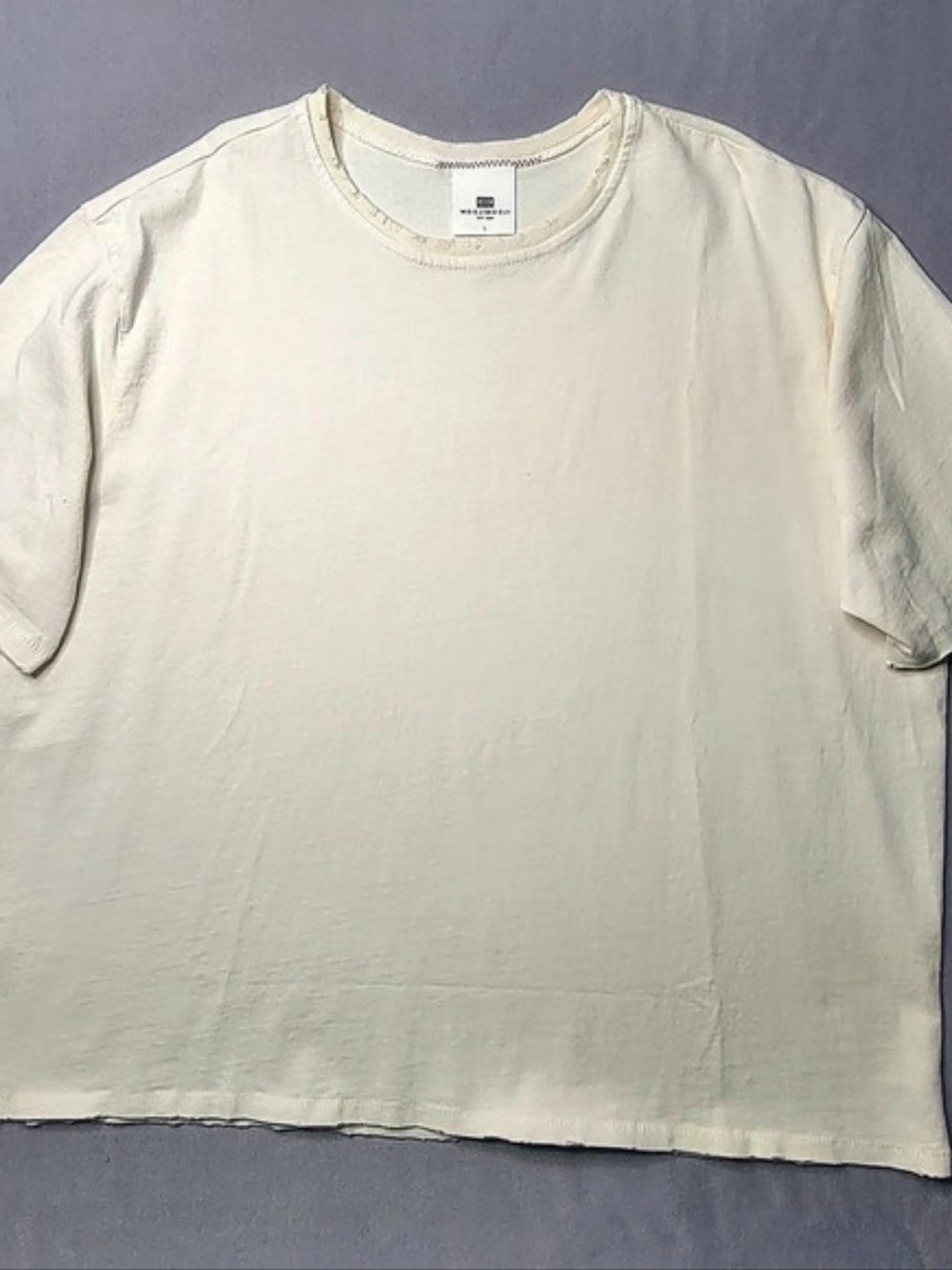 MOOJIMOOJI Short Sleeve Crewneck Tee in Cream Size Large